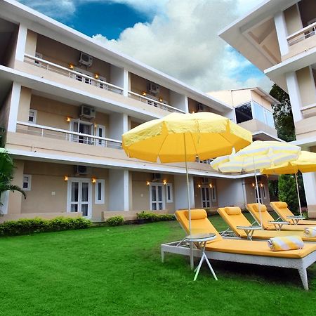 The Belmonte Suites By Ace Vagator Exterior photo