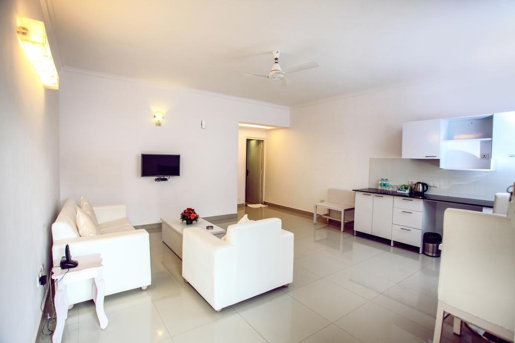 The Belmonte Suites By Ace Vagator Exterior photo