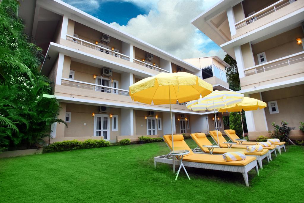 The Belmonte Suites By Ace Vagator Exterior photo