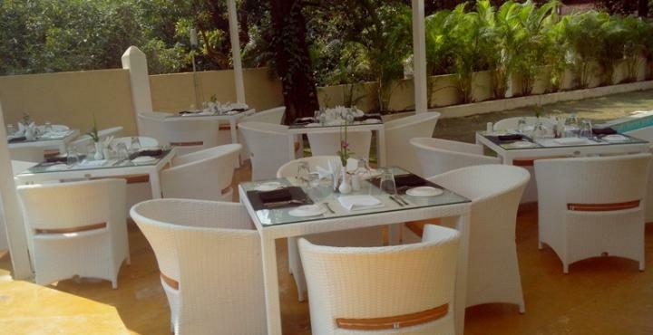 The Belmonte Suites By Ace Vagator Exterior photo